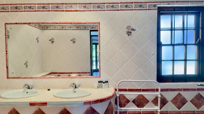 9 Bedroom Property for Sale in Hout Bay Western Cape